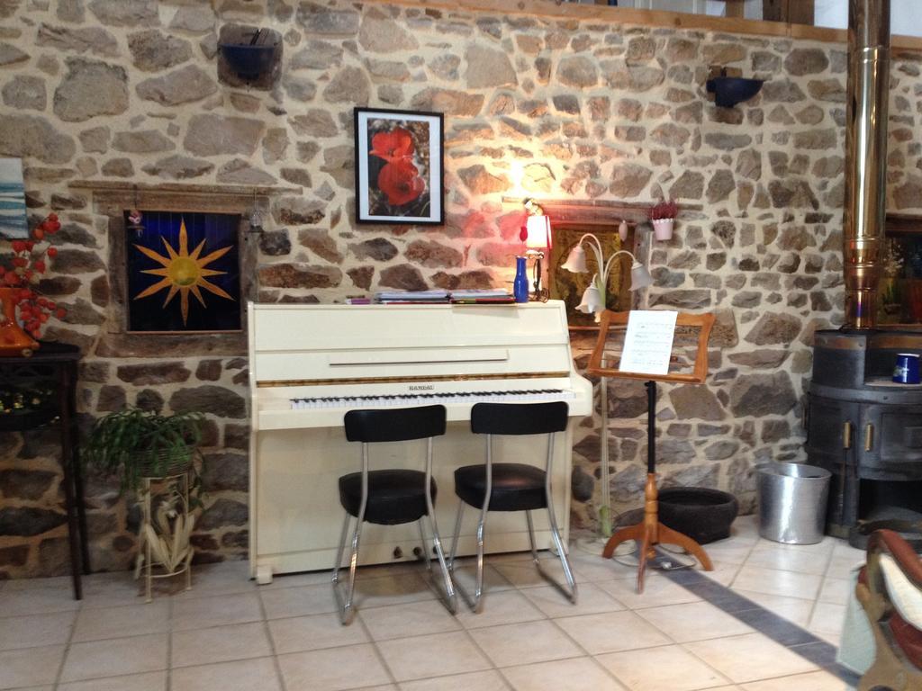 Le Pigeonnier De Quarre Bed and Breakfast Εξωτερικό φωτογραφία