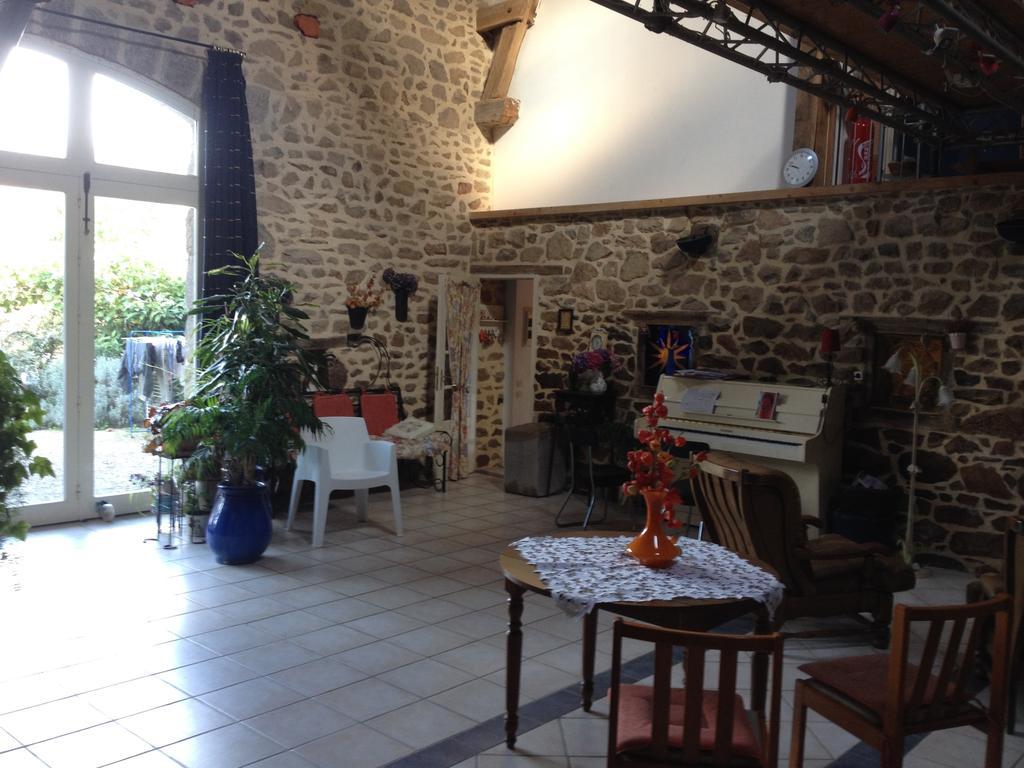Le Pigeonnier De Quarre Bed and Breakfast Εξωτερικό φωτογραφία